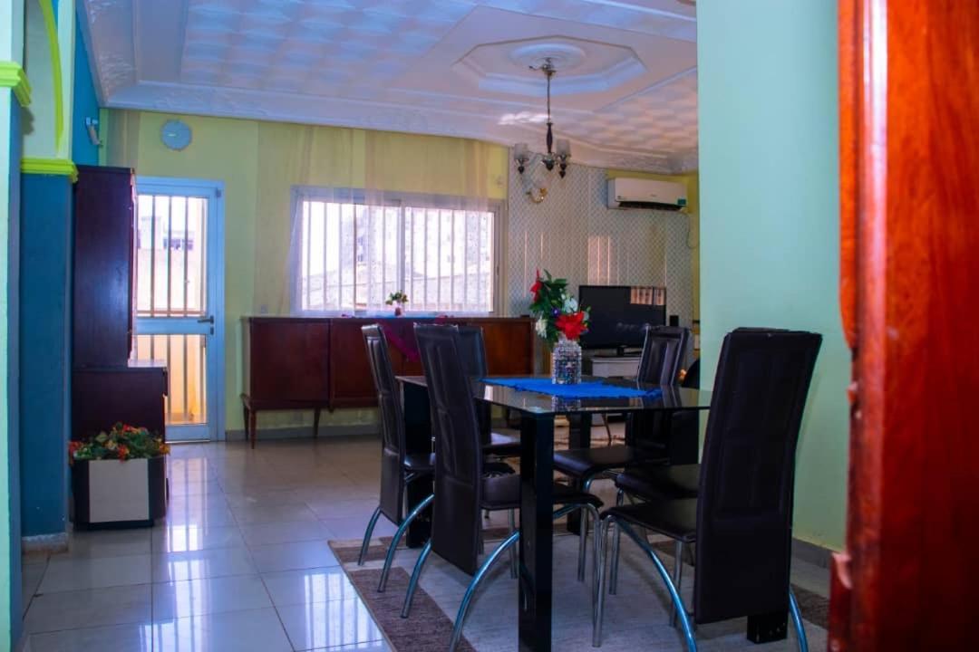 Appartement Meuble 2 Chambres Montee Jouvence Yaounde Exterior photo
